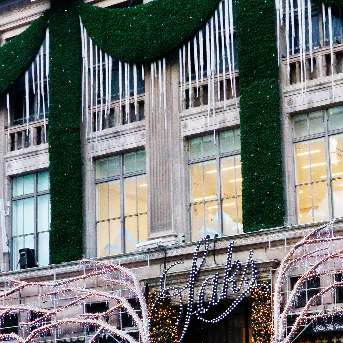 Can American department stores save themselves?